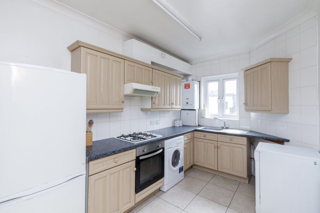 Property photo 2 of 18 Kitchen