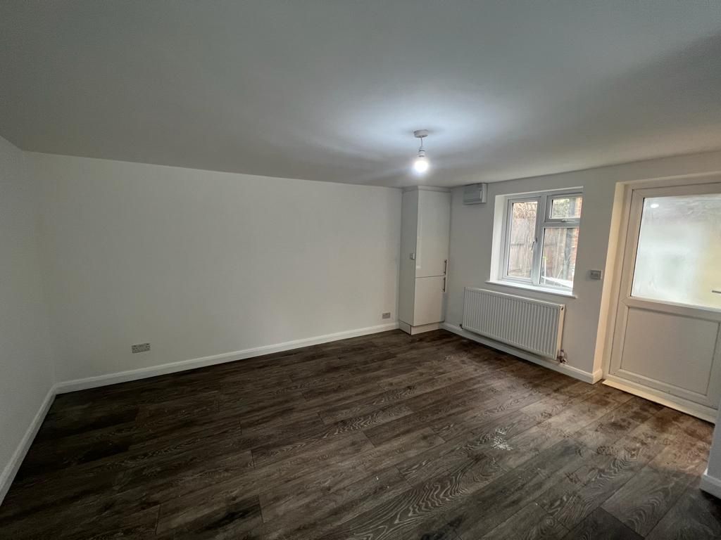 Property photo 2 of 7 Gallery