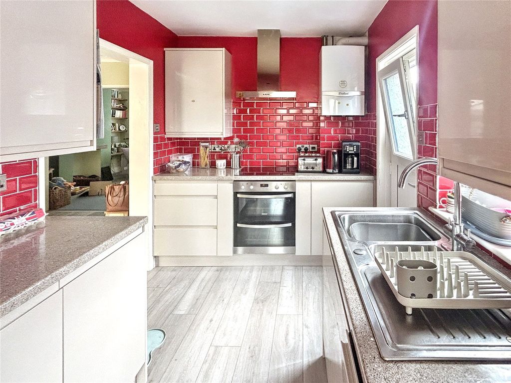 Property photo 3 of 16 Kitchen