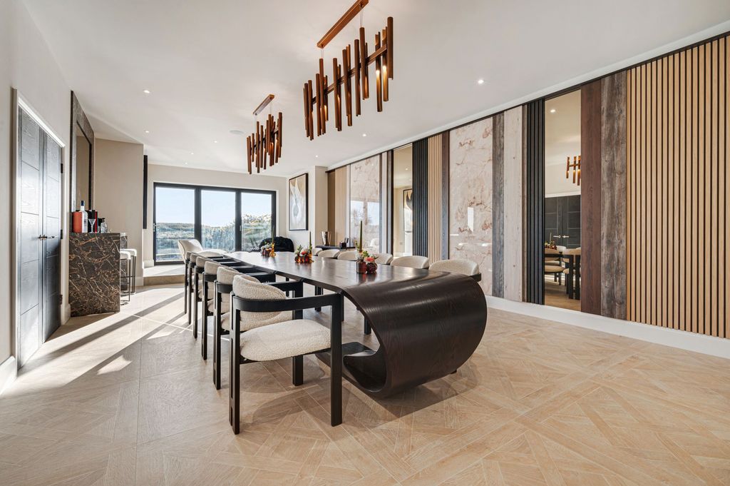 Property photo 3 of 36