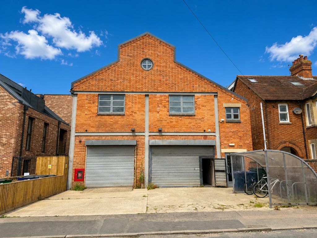 Property photo 1 of 3 Photo Sunny 2.Png