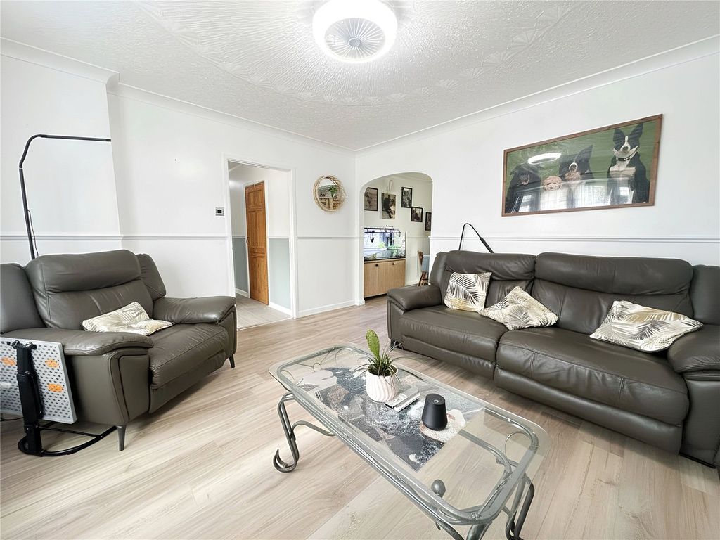 Property photo 2 of 21 Picture No. 31