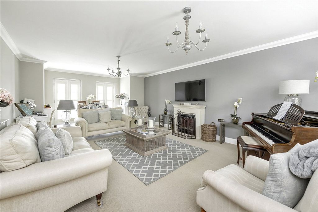 Property photo 3 of 18 Picture No. 06