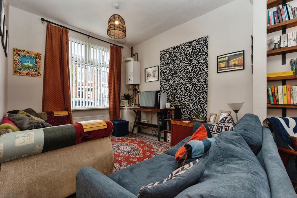 Property photo 2 of 19 Pbox-Img.Jpg