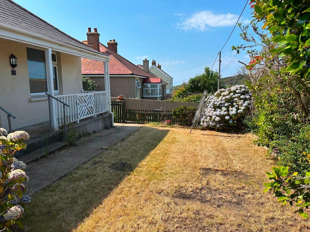 Property photo 3 of 12
