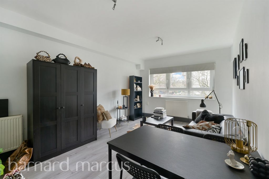 Property photo 2 of 9 Living Room