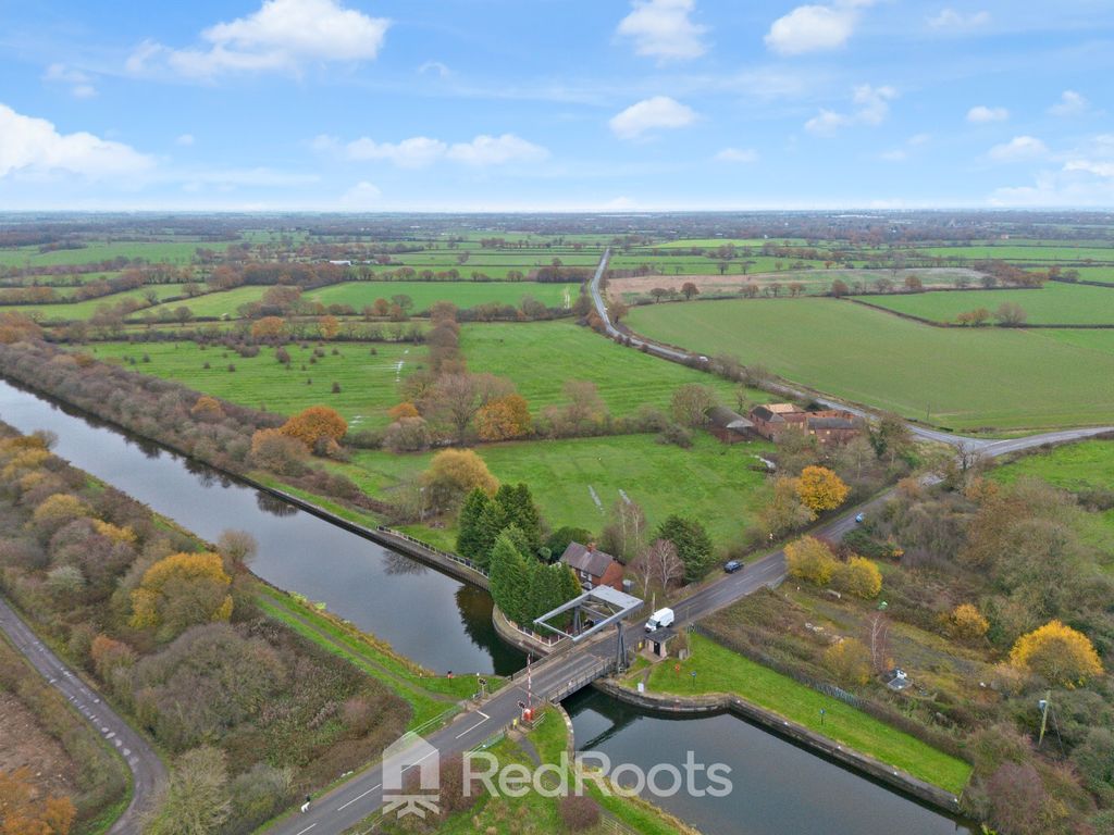 Property photo 1 of 32 3801791