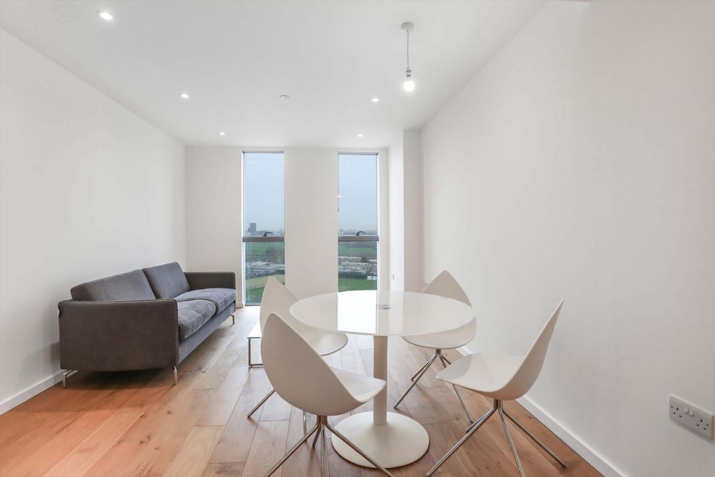 Property photo 3 of 12 Image