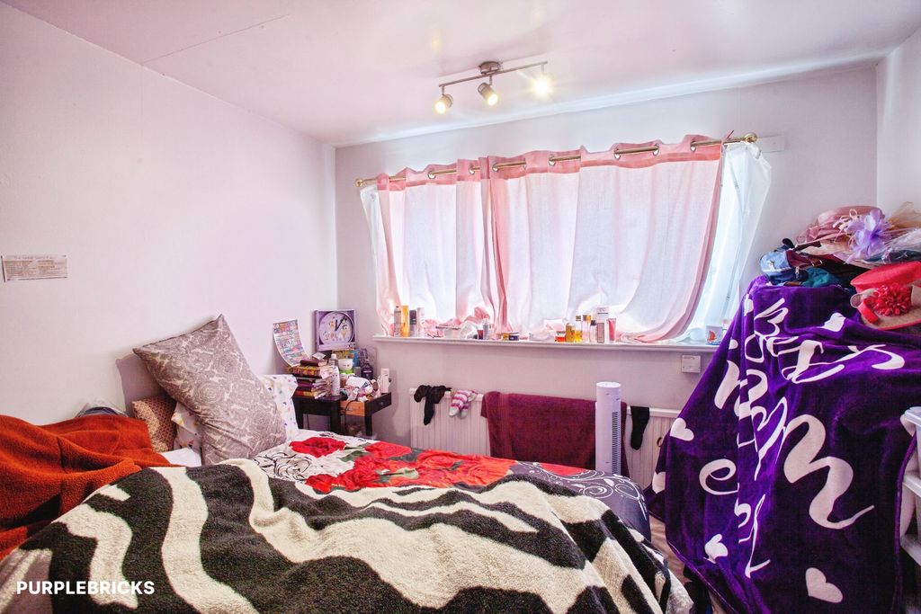 Property photo 3 of 26