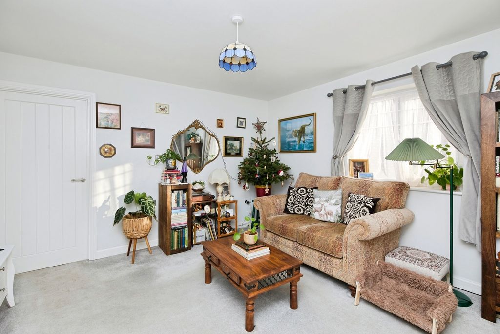 Property photo 2 of 17 Pbox-Img.Jpg