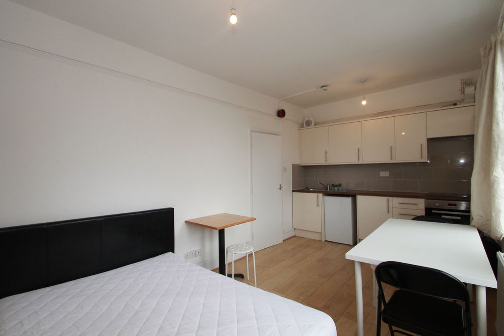 Property photo 2 of 3