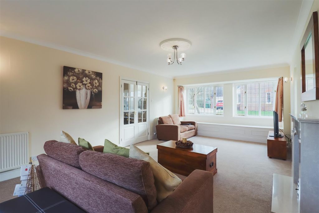 Property photo 3 of 39