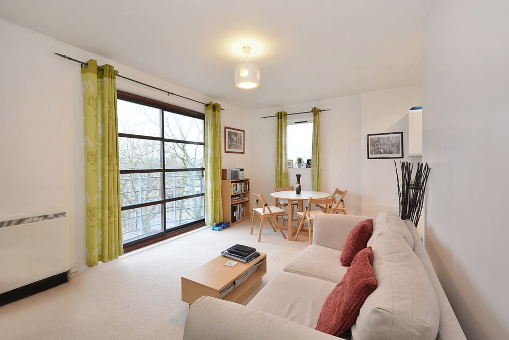 Property photo 2 of 9