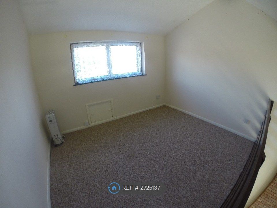 Property photo 3 of 10 Bedroom