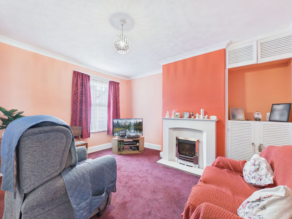 Property photo 3 of 11