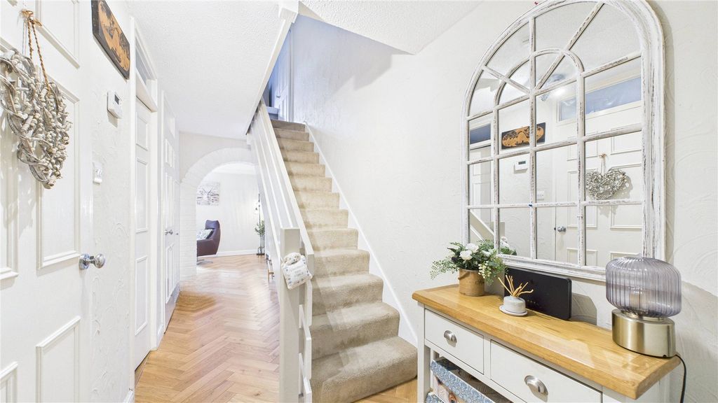 Property photo 3 of 16 Picture 3