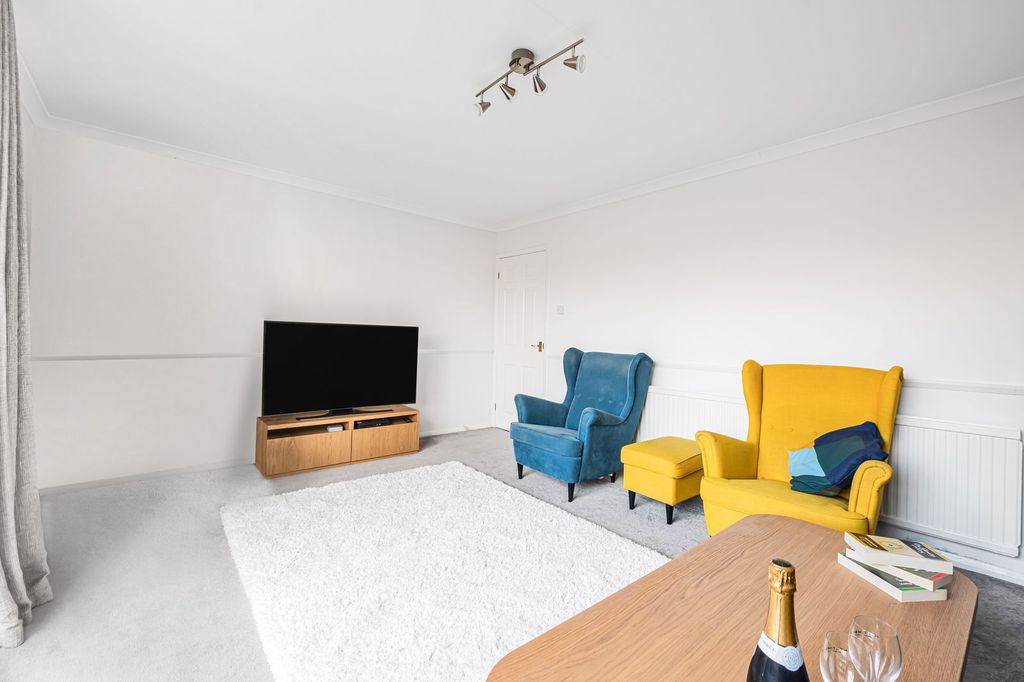 Property photo 2 of 18