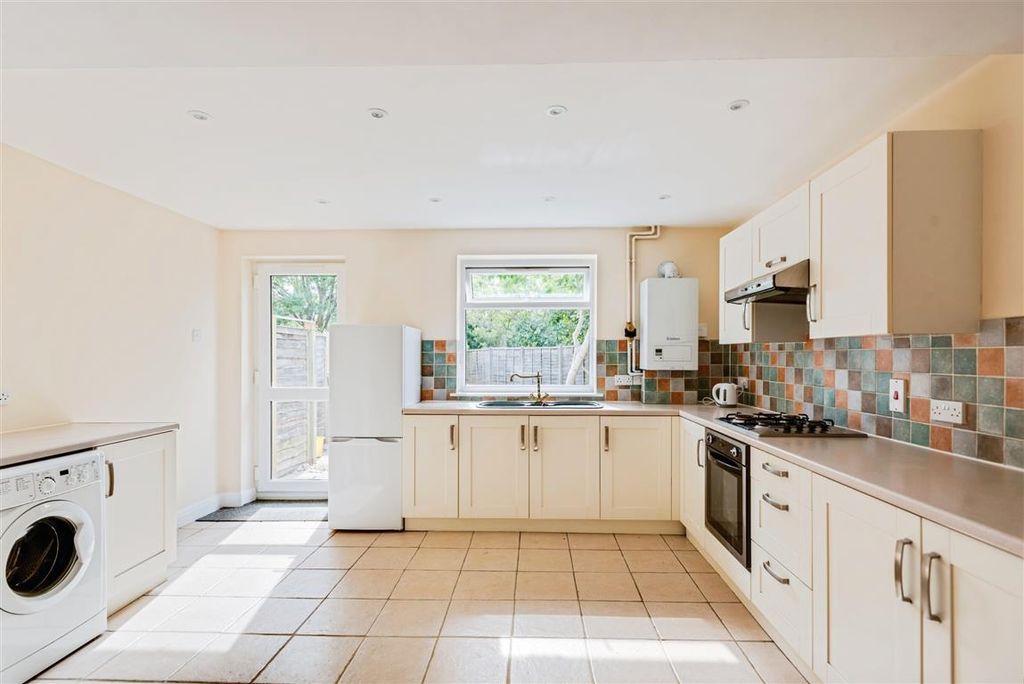 Property photo 3 of 18
