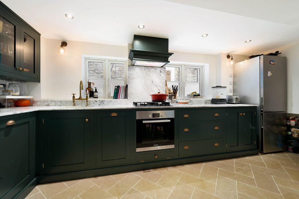 Property photo 1 of 10 Awinship-7068-05-Hig
