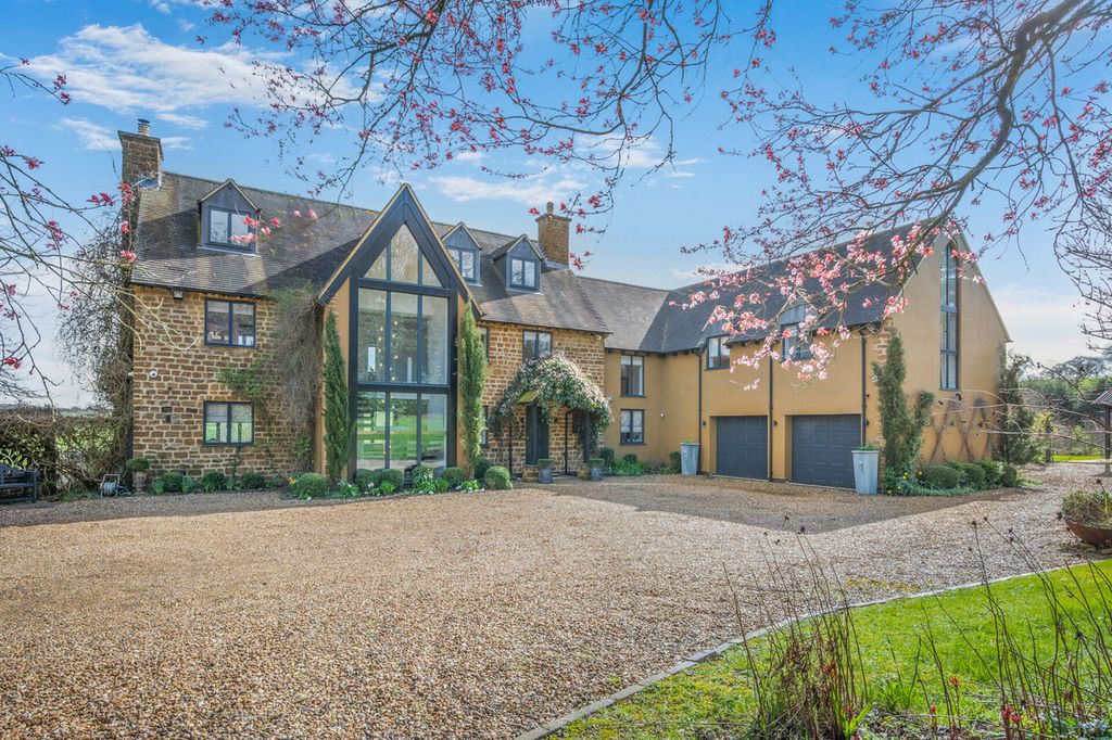 Property photo 1 of 48