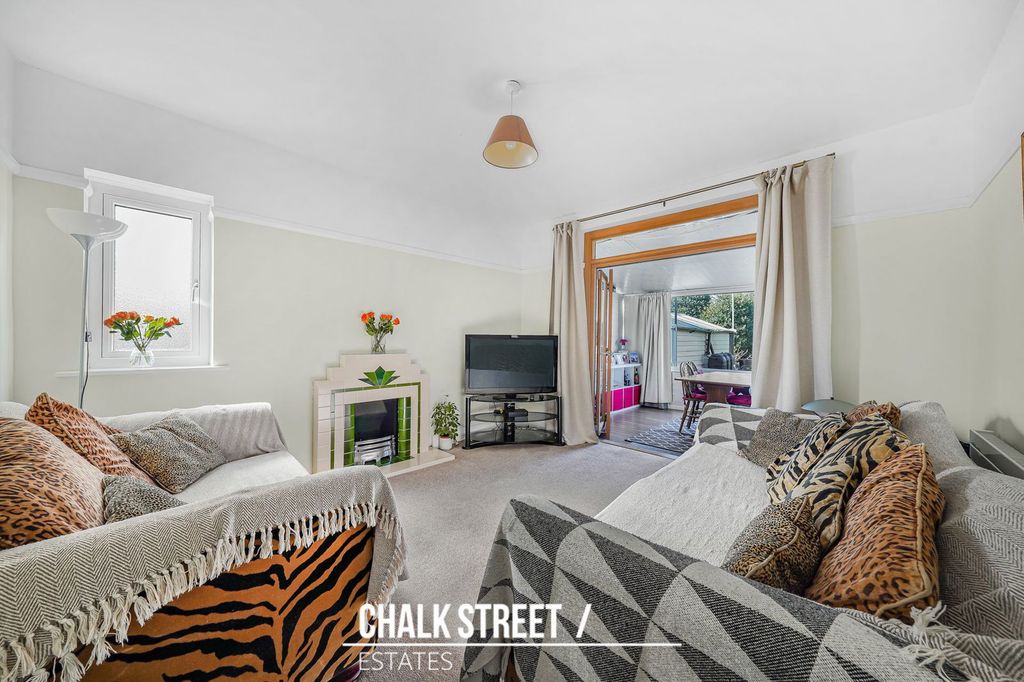 Property photo 2 of 25