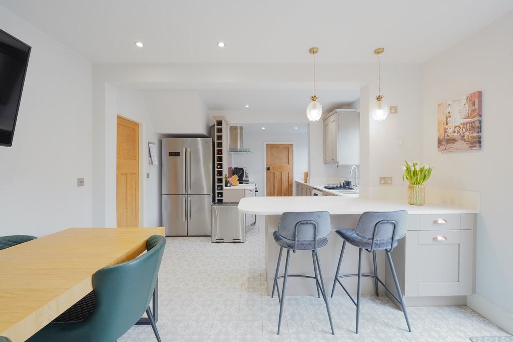 Property photo 3 of 19 Picture No. 16