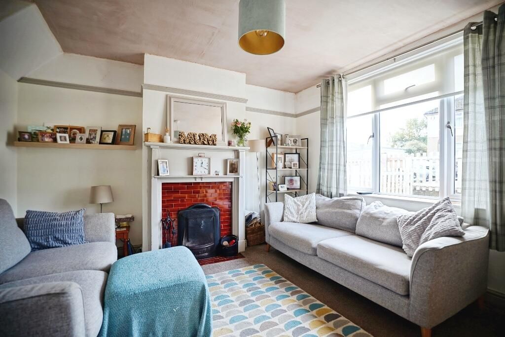 Property photo 2 of 17