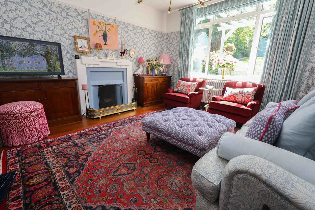 Property photo 2 of 29 Sitting Room