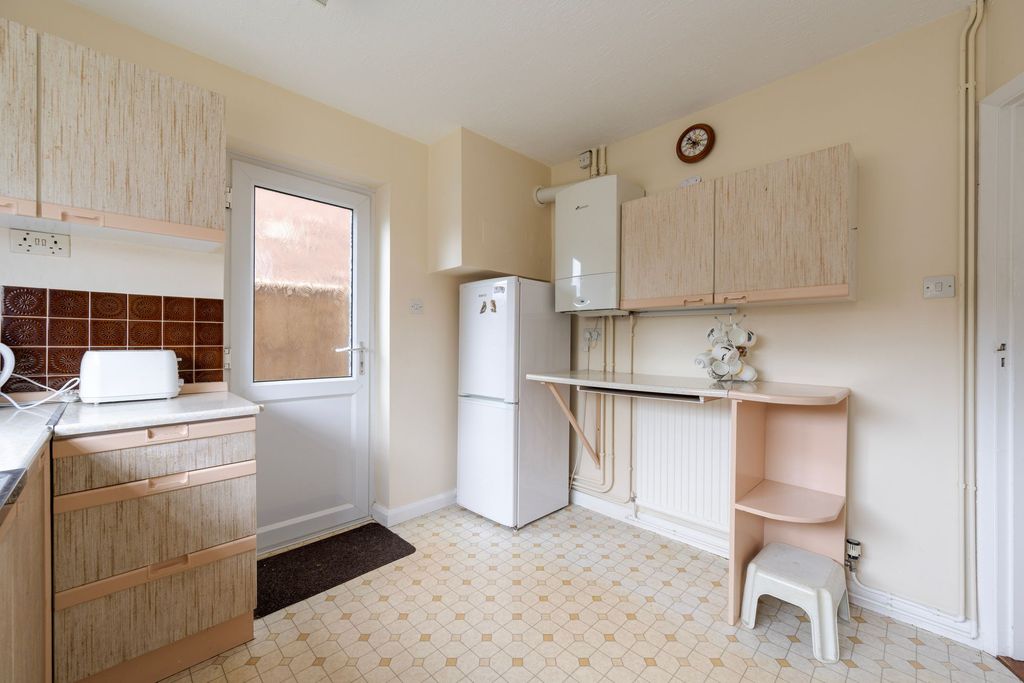 Property photo 3 of 18