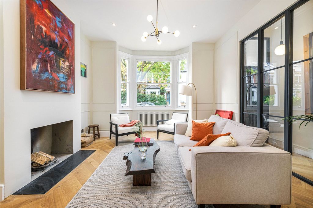 Property photo 3 of 19 Reception