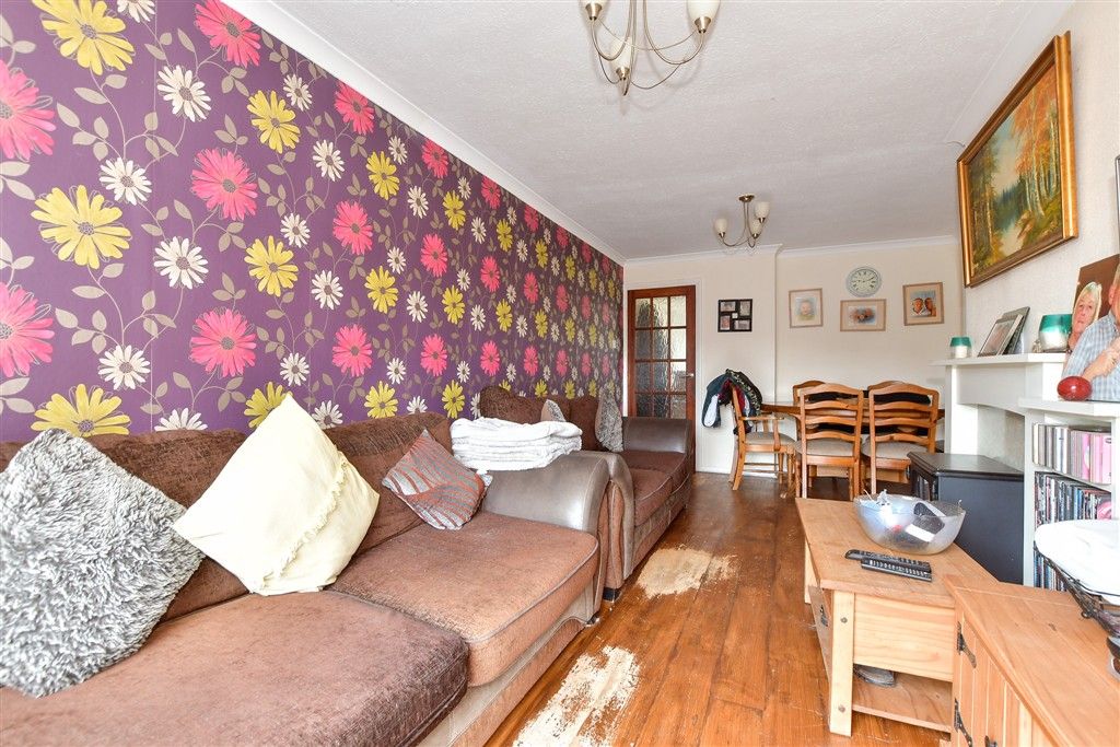 Property photo 2 of 14 Lounge