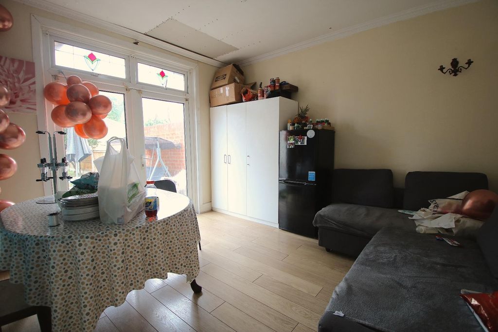 Property photo 3 of 8 Img_2802.Jpg