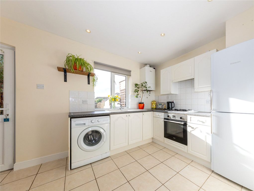 Property photo 2 of 12 Kitchen
