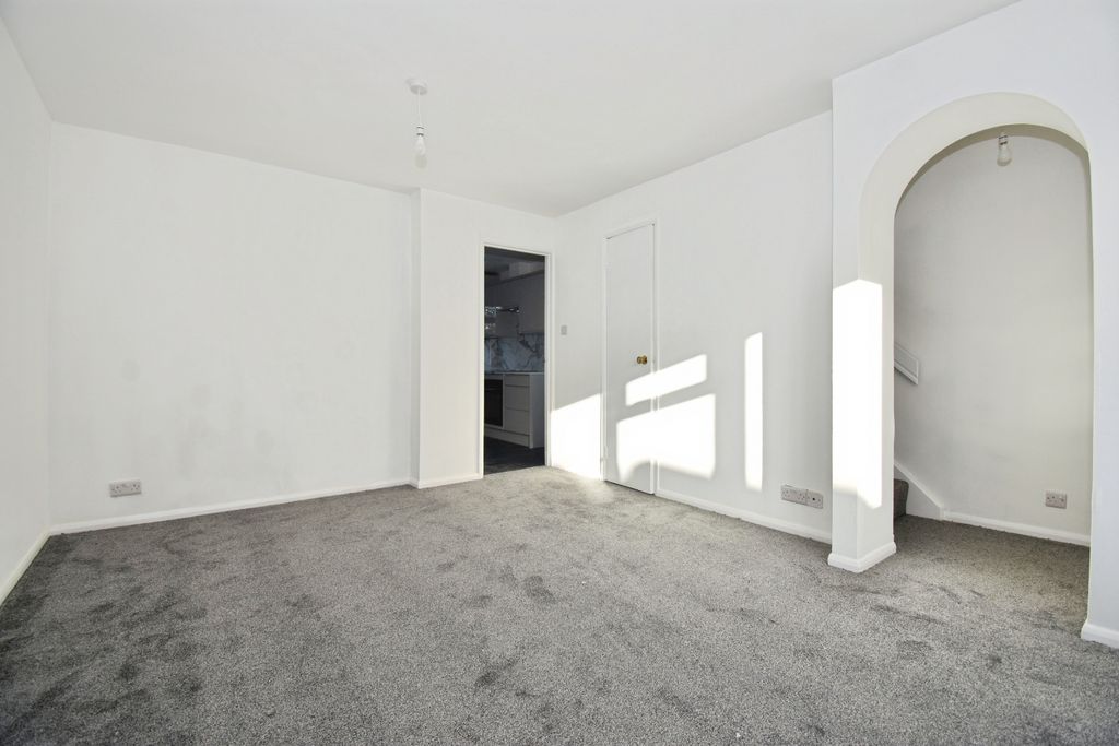 Property photo 2 of 10 Living Room