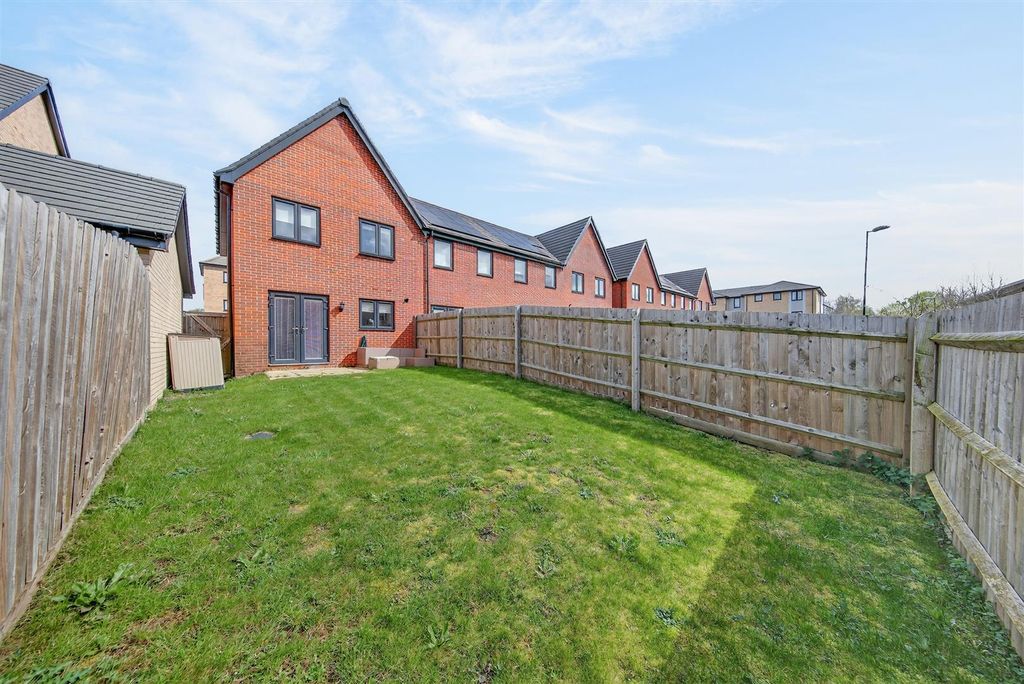 Property photo 2 of 23 32Bengroveweb05.Jpg