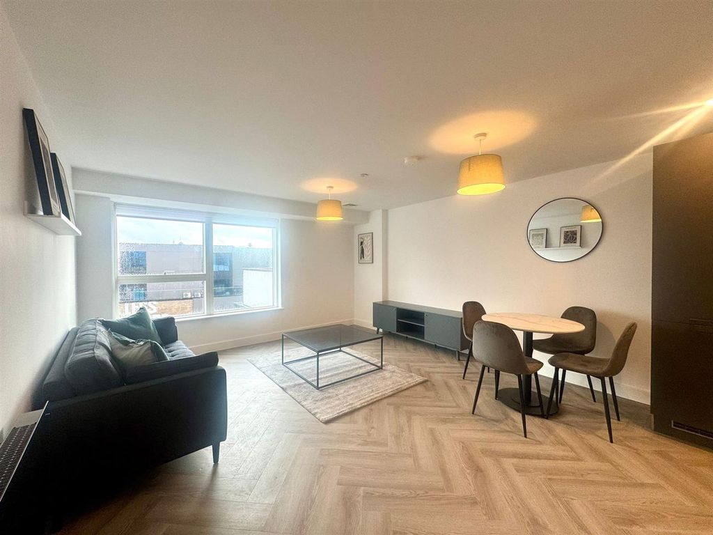 Property photo 1 of 13 Lounge Pic 3.Jpeg