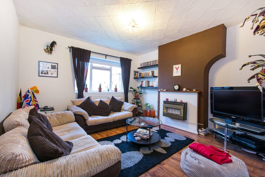 Property photo 2 of 6