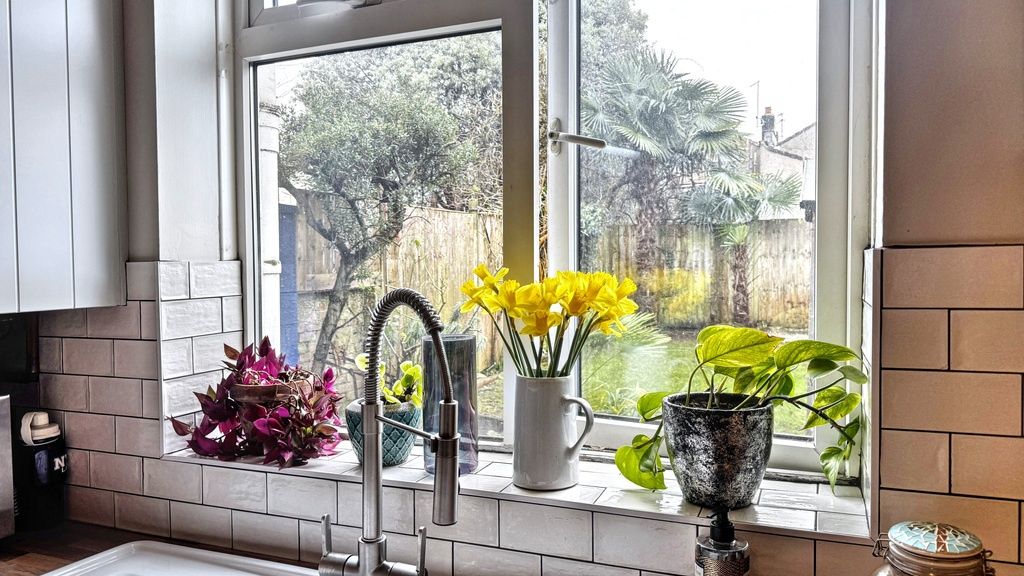 Property photo 3 of 15 Bright, Modern Kitchen Window With A Stylish Chrom...