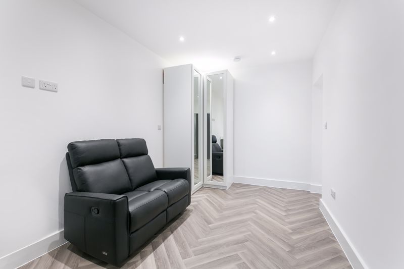Property photo 3 of 7 Reception/Dining Area