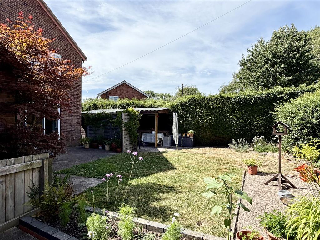 Property photo 2 of 32