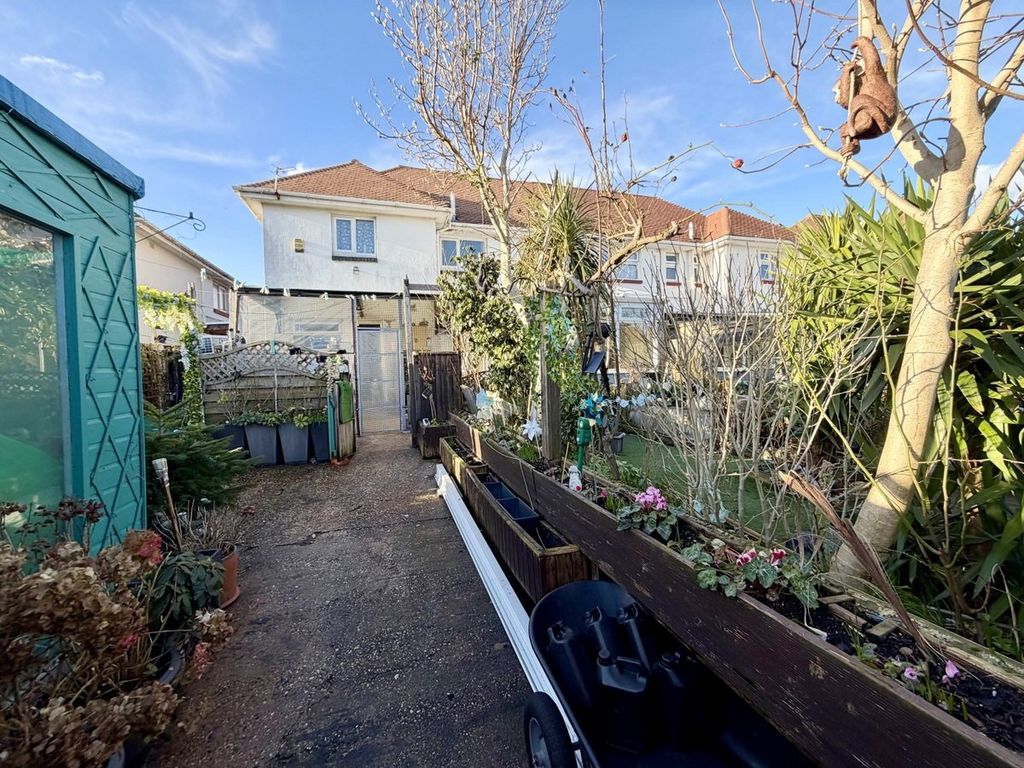 Property photo 2 of 23