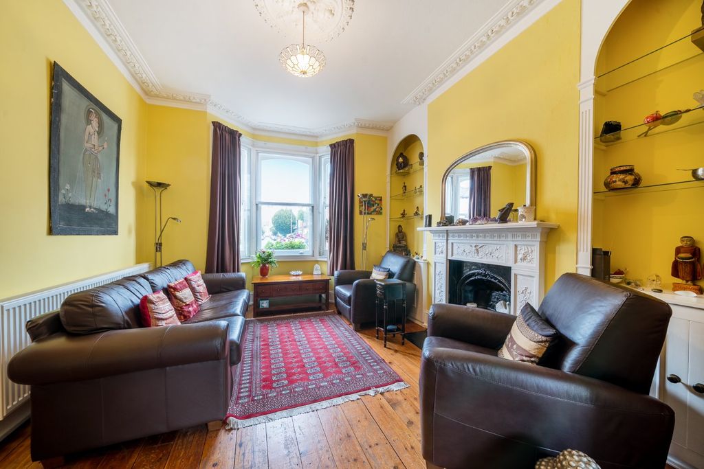 Property photo 1 of 18 Picture No. 09