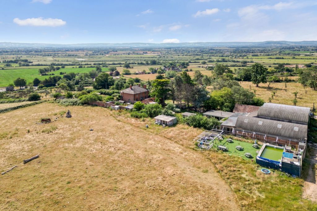 Property photo 3 of 17 Aerial Profile