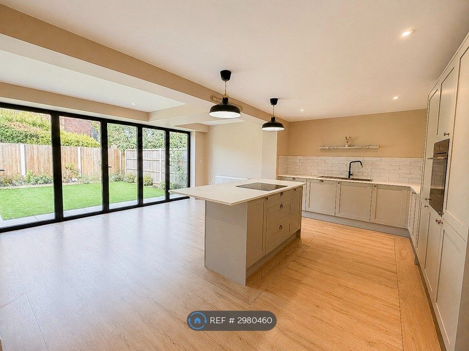 Property photo 3 of 34