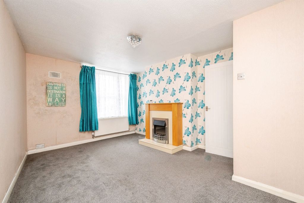 Property photo 2 of 14