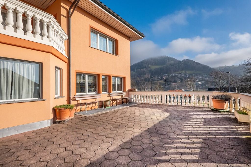 Property photo 2 of 12