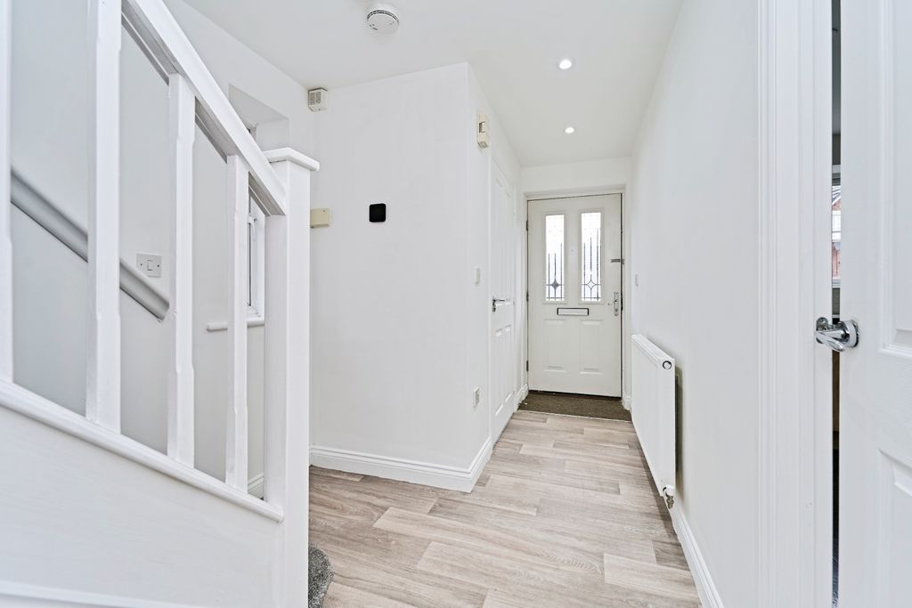 Property photo 2 of 15 Entrance Hallway