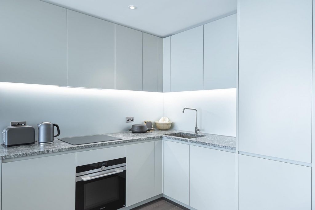 Property photo 3 of 12 Kitchen