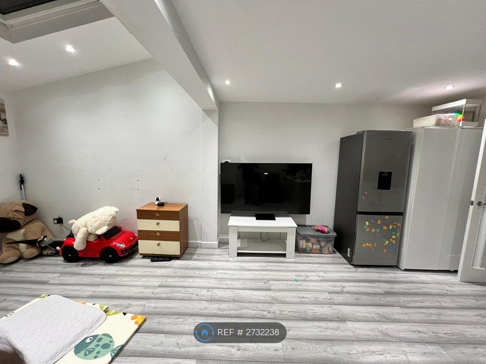 Property photo 2 of 8 Living Room