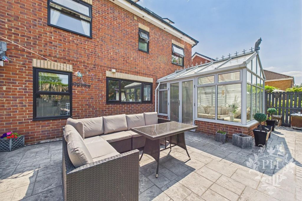 Property photo 2 of 24 Cam01415G0-Pr0442-Still009.Jpg